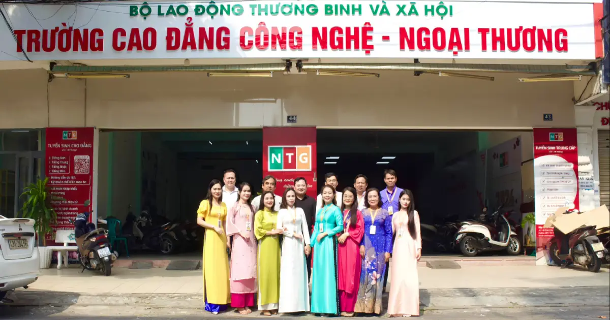 Cao đẳng Công nghệ – Ngoại thương