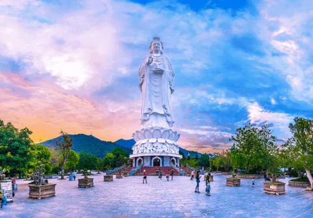 Chùa Linh Ứng Sơn Trà