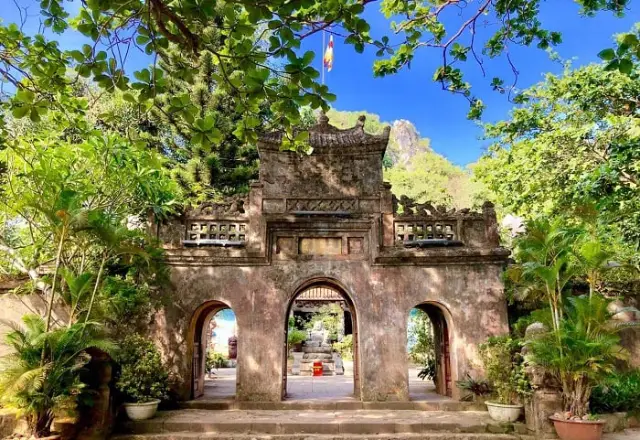 Cổng Tam Quan