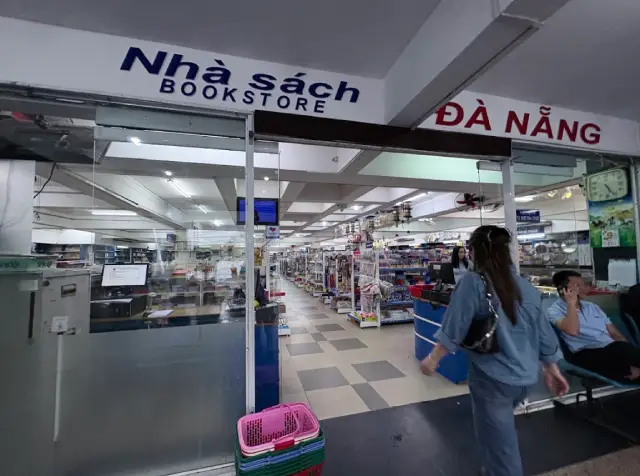 Nhà sách Đà Nẵng - 76 Bạch Đằng